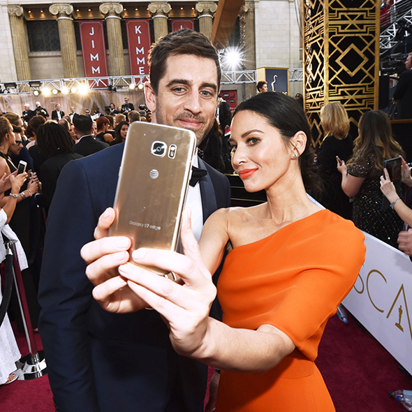 Aaron Rodgers Girlfriend Olivia Munn Shows Gratitude Towards Packers